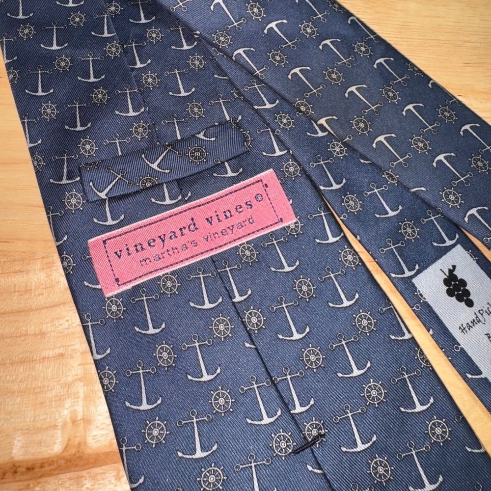 Vineyard Vines Silk Tie Blue Nautical Anchor Made in USA Preppy Menswear - Picture 1 of 4